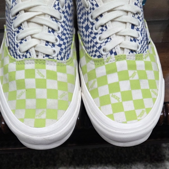 Vans Checkerboard Low-Top Sneakers in Lime & Navy - Picture 5 of 8